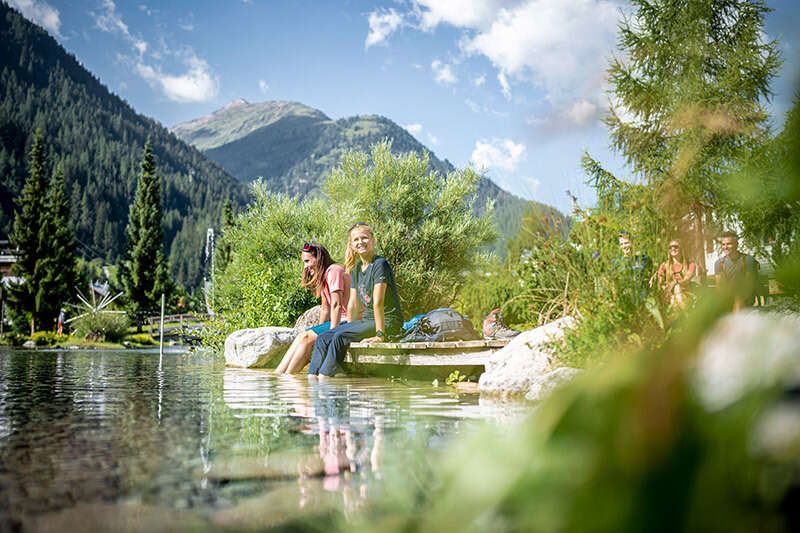 Beim Sommerurlaub am Arlberg die Seele baumeln lassen